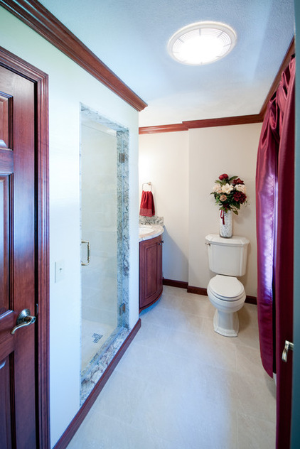 traditional bathroom by Nathan J. Reynolds-Poulin