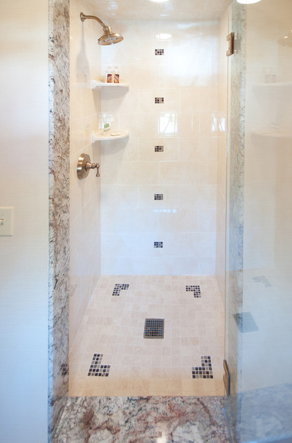 traditional bathroom by Nathan J. Reynolds-Poulin